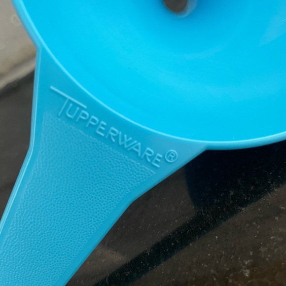 Tupperware Blue Funnel - Picture 5 of 9